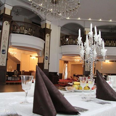 Hotel Pik Elegance à Ploieşti Extérieur photo