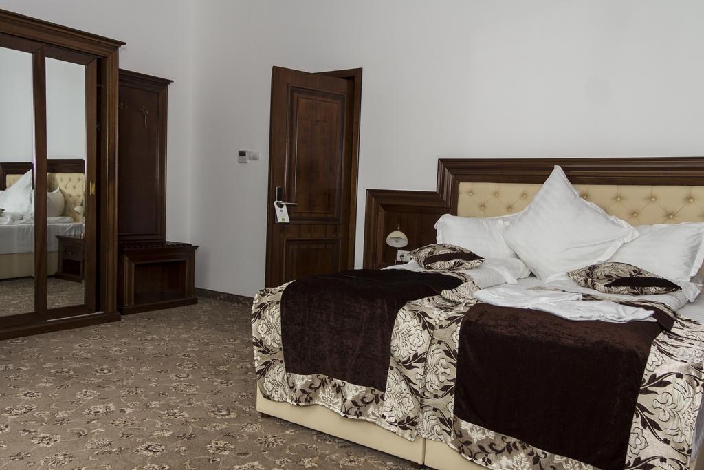 Hotel Pik Elegance à Ploieşti Chambre photo