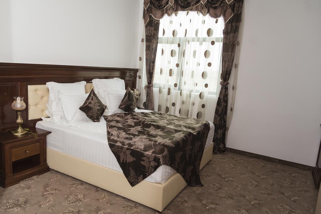 Hotel Pik Elegance à Ploieşti Chambre photo