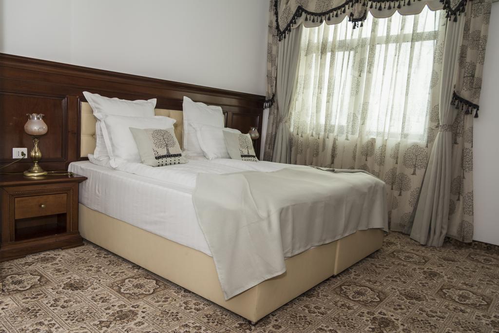 Hotel Pik Elegance à Ploieşti Chambre photo