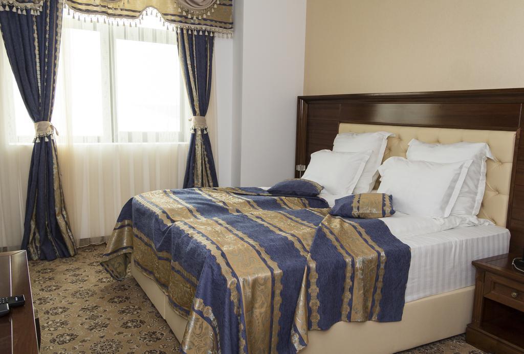Hotel Pik Elegance à Ploieşti Chambre photo