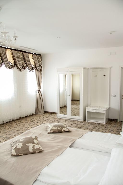 Hotel Pik Elegance à Ploieşti Chambre photo