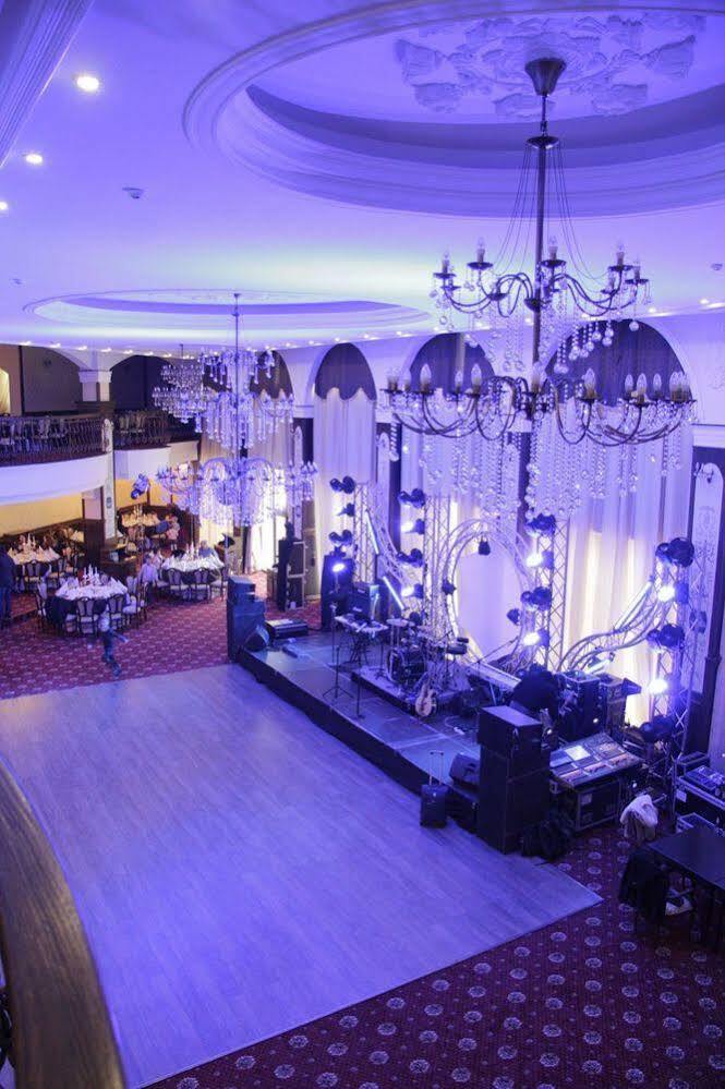 Hotel Pik Elegance à Ploieşti Extérieur photo
